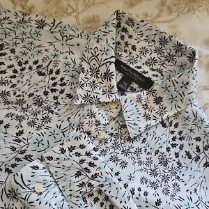 Banana Republic Women's Floral Blouse - Black and White